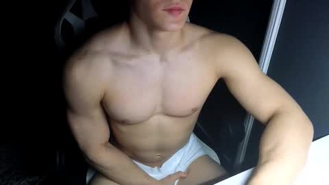 Sexyboymadison online show from February 5, 11:19 pm