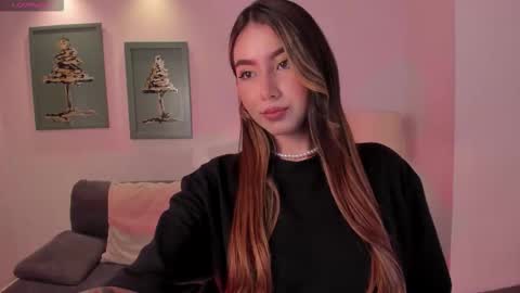 Maddi Collins online show from November 12, 8:44 pm