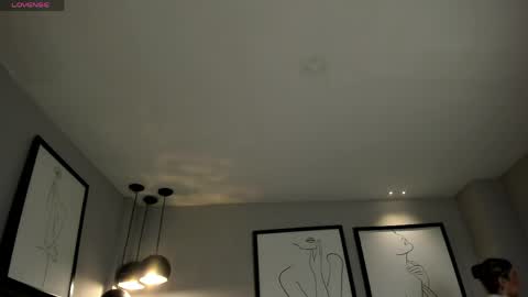 Maddi Collins online show from April 22, 10:55 am