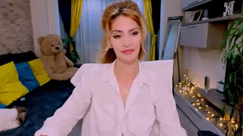 Madye Roberts online show from November 26, 11:01 pm