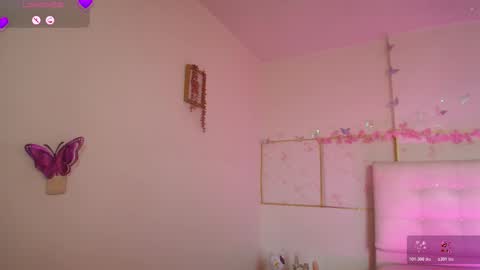 madysson__js_ online show from March 25, 3:19 pm