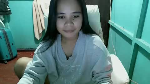 Snapshot of mae_lovers234xx chatting on January 2, 2:02 pm mae_lovers234xx online show from January 2, 2:02 pm
