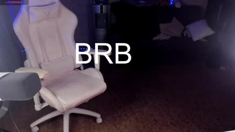 Maevee online show from March 1, 9:40 am