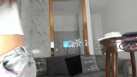 mafearias23 online show from December 22, 1:07 pm