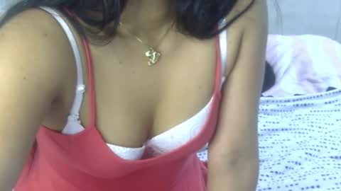 maferchavez88 online show from March 8, 7:40 pm