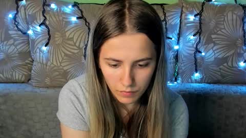 Maggie online show from October 20, 2:27 am