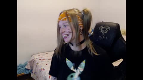 Magdalene Swaggy online show from December 10, 8:05 pm