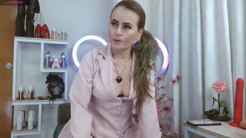 Snapshot of maghenta chatting on September 12, 11:40 pm Maghenta-MS mature online show from September 12, 11:40 pm