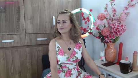 Snapshot of maghenta chatting on October 5, 5:09 pm Maghenta-MS mature online show from October 5, 5:09 pm