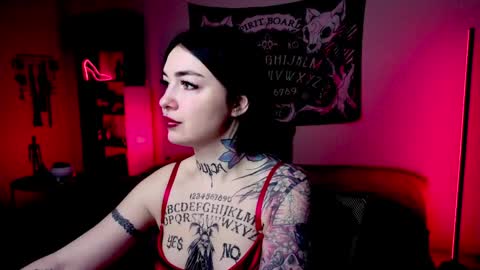 Magic Allie online show from April 8, 8:45 pm