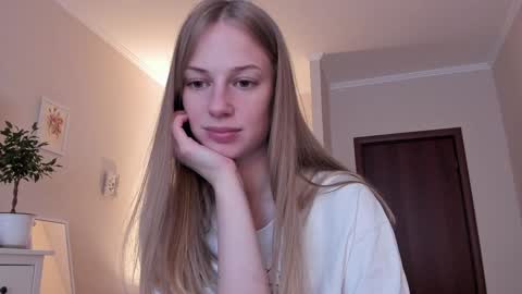 Snapshot of magic_couple13 chatting on December 4, 10:07 am Alice online show from December 4, 10:07 am