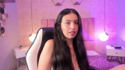 Snapshot of magic_fernanda chatting on February 21, 9:11 pm Fer online show from February 21, 9:11 pm