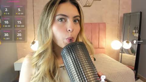 Snapshot of magic_fernanda chatting on October 13, 9:28 pm Fer online show from October 13, 9:28 pm