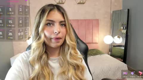 Snapshot of magic_fernanda chatting on October 17, 10:47 pm Fer online show from October 17, 10:47 pm