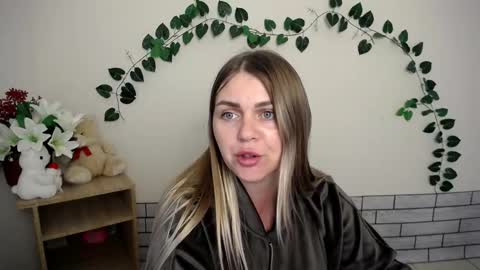 Snapshot of magic_katarina_ chatting on October 3, 9:06 am magic_katarina_ online show from October 3, 9:06 am