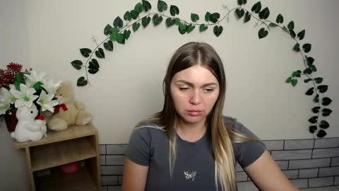 Snapshot of magic_katarina_ chatting on September 25, 7:37 am magic_katarina_ online show from September 25, 7:37 am