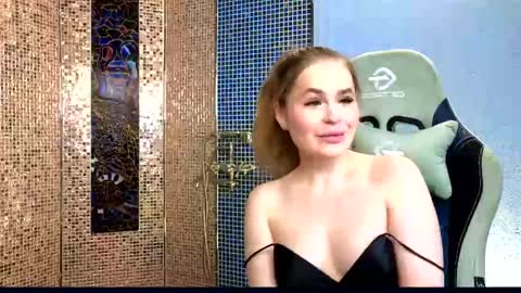 Jessica  Leila online show from March 7, 12:34 pm