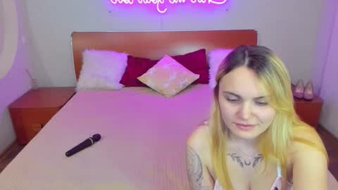 Lili and Bella online show from October 19, 6:12 pm