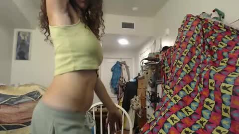 Leah Love online show from November 18, 9:01 am