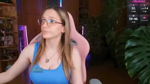 Nicole online show from January 17, 9:45 pm