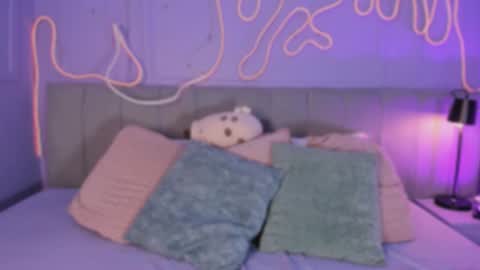 Mai online show from December 3, 7:36 pm