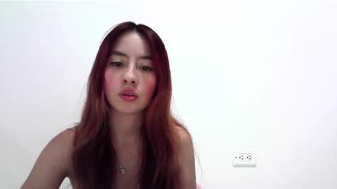 Snapshot of maiarosse_ chatting on January 9, 3:15 am MaiaRosse online show from January 9, 3:15 am