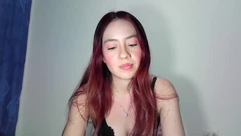 Snapshot of maiarosse_ chatting on October 8, 3:24 am MaiaRosse online show from October 8, 3:24 am