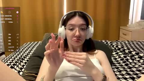 Snapshot of maidacompston chatting on September 24, 9:16 am Elina online show from September 24, 9:16 am