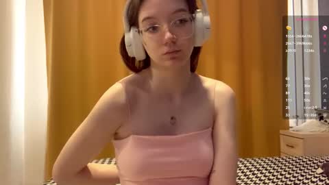 Snapshot of maidacompston chatting on September 26, 7:38 am Elina online show from September 26, 7:38 am
