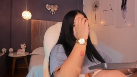 Snapshot of maiiitee_ chatting on January 18, 6:53 pm Mait online show from January 18, 6:53 pm