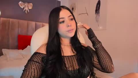 Snapshot of maiiitee_ chatting on February 1, 2:34 pm Mait online show from February 1, 2:34 pm
