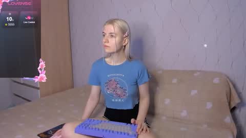 Your kitty online show from November 9, 3:21 am