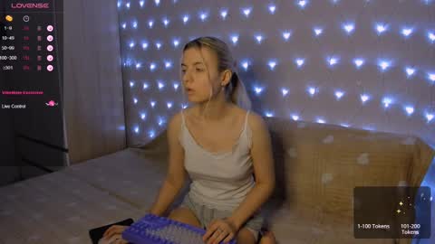 Your kitty online show from December 26, 2:44 am