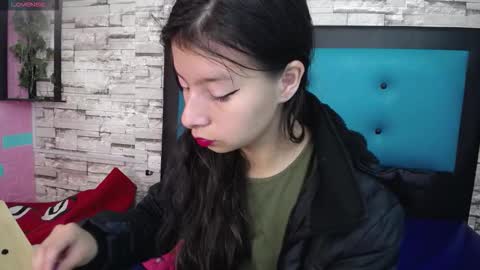 Snapshot of maily_can chatting on September 20, 1:36 pm MAILY CAN online show from September 20, 1:36 pm