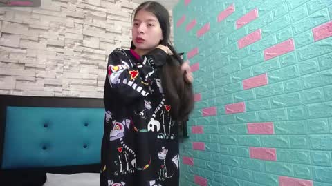 Snapshot of maily_can chatting on September 25, 1:18 pm MAILY CAN online show from September 25, 1:18 pm