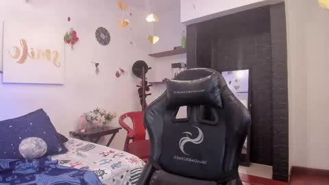Snapshot of mailyn_jung_ chatting on March 6, 11:36 am Carolina Barrantes Munera online show from March 6, 11:36 am