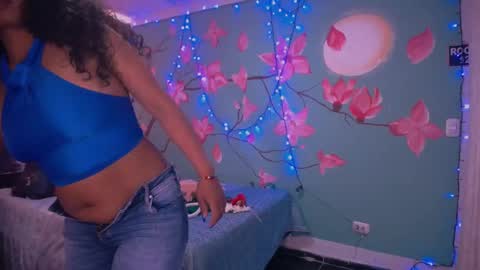 Snapshot of maite_loves chatting on February 20, 8:47 pm Maite online show from February 20, 8:47 pm