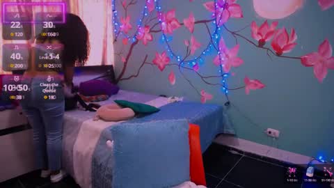 Snapshot of maite_loves chatting on February 17, 7:01 pm Maite online show from February 17, 7:01 pm