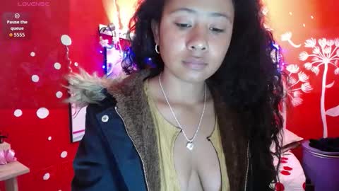 Snapshot of maite_loves chatting on October 7, 11:28 am Maite online show from October 7, 11:28 am
