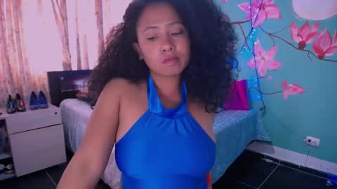 Snapshot of maite_loves chatting on February 12, 8:18 pm Maite online show from February 12, 8:18 pm