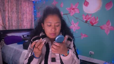 Snapshot of maite_loves chatting on January 18, 11:43 am Maite online show from January 18, 11:43 am