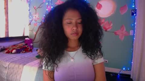 Snapshot of maite_loves chatting on February 21, 8:05 pm Maite online show from February 21, 8:05 pm