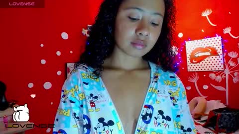Snapshot of maite_loves chatting on October 1, 11:42 am Maite online show from October 1, 11:42 am