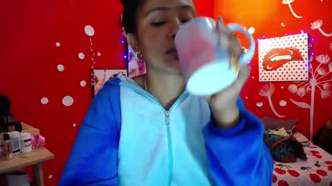 Snapshot of maite_loves chatting on October 15, 11:44 am Maite online show from October 15, 11:44 am
