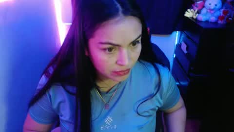 Snapshot of maitte_22 chatting on March 11, 4:51 am Hello friends Im on another account online show from March 11, 4:51 am