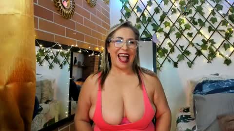 maja_hills online show from March 5, 2:01 pm