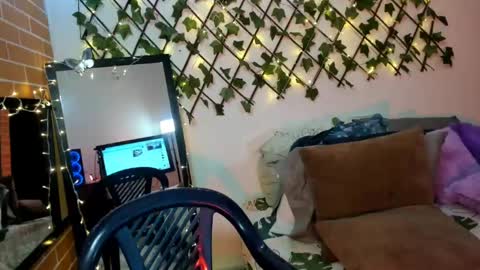 maja_hills online show from March 12, 11:44 pm