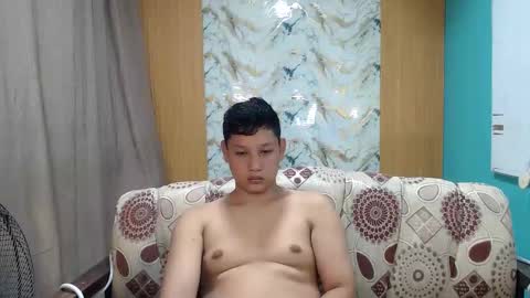 makehugecock online show from December 18, 9:15 am