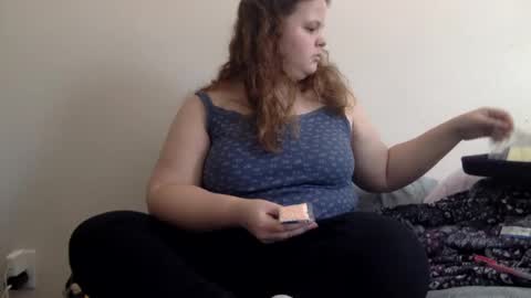 Snapshot of makemesquirt06 chatting on September 24, 10:05 pm makemesquirt06 online show from September 24, 10:05 pm