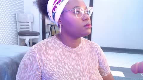Snapshot of makena_gh chatting on February 10, 3:03 am makena online show from February 10, 3:03 am